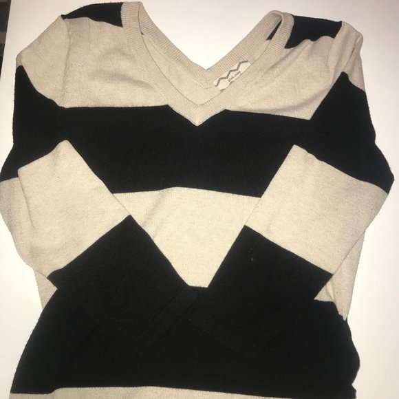 PINK ROSE SMALL TAN & BLACK STRIPED V-NECK SWEATER - Picture 3 of 6